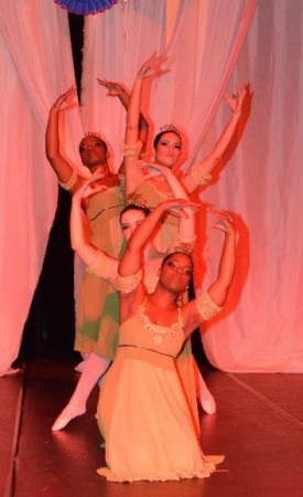 Ballet Clássico e Jazz Contemporâneo Para Adultos (16 á 60 Anos)